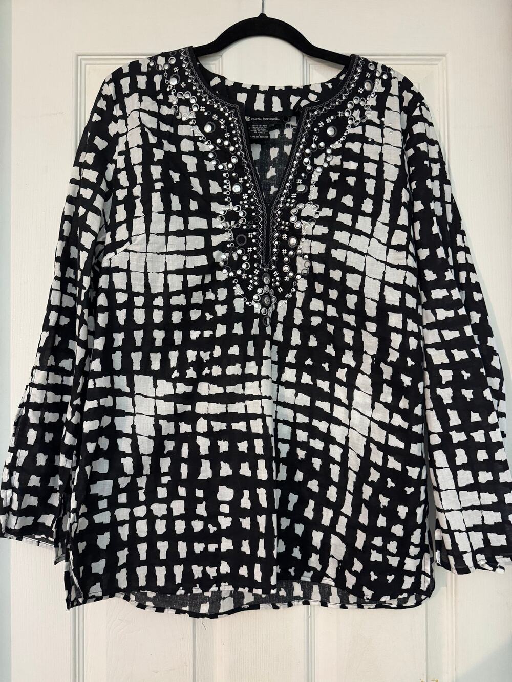 Valerie Bertinelli 100% Cotton Embroidered Studded Tunic Top Size L Black White